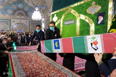تشييع پیکر مطهر شهیده فاطمه اسدی در حرم مطهر حضرت رضا(ع)