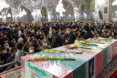 تشييع پیکر مطهر شهیده فاطمه اسدی در حرم مطهر حضرت رضا(ع)