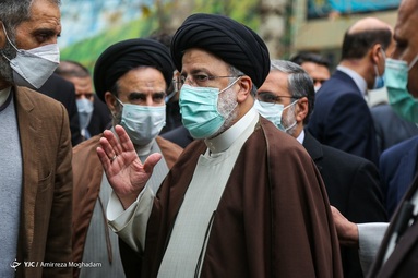 مراسم تشییع پیکر مطهر شهیده «فاطمه اسدی» پس از اقامه نماز جمعه امروز تهران