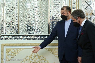 دیدار حسین امیر عبداللهیان وزیر امور خارجه و رافائل گروسی مدیرکل آژانس بین المللی انرژی اتمی