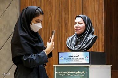 رونمایی از سردیس قهرمانان بازیهای آسیایی و پارالمپیک