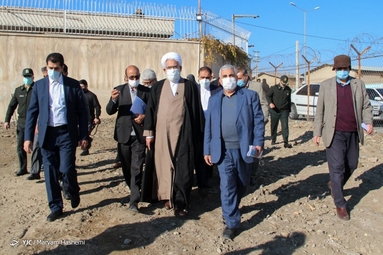بازدید دادستان کل کشور از خودروهای بلاتکلیف در پارکینگ ها