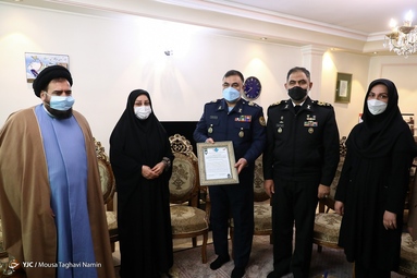 دیدار فرمانده نیروی دریایی ارتش با خانواده های شهدا و جانبازان