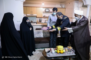 دیدار فرمانده نیروی دریایی ارتش با خانواده های شهدا و جانبازان