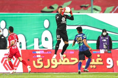 دیدار تیم‌های فوتبال استقلال و پرسپولیس
