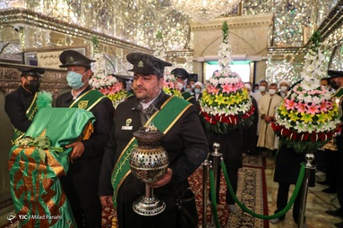 غبارروبی حرم حضرت شاهچراغ (ع)