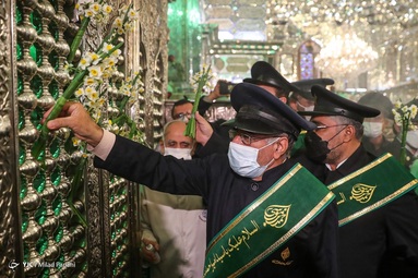 غبارروبی حرم حضرت شاهچراغ (ع)