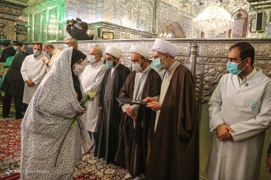 غبارروبی حرم حضرت شاهچراغ (ع)