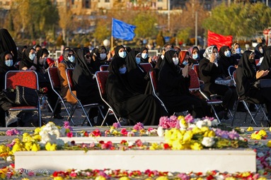 مراسم جشن تجلیل از مدافعان سلامت به مناسبت روز پرستار و ولادت حضرت زینب کبری (س)  در جوار مزار شهدای گمنام دریاچه چیتگر