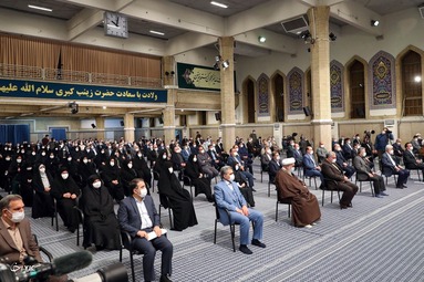 دیدار رهبر معظم انقلاب با پرستاران و خانواده شهدای مدافع سلامت