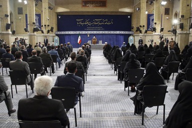 دیدار رهبر معظم انقلاب با پرستاران و خانواده شهدای مدافع سلامت