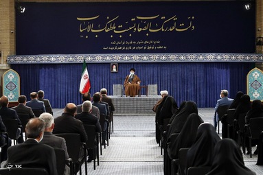 دیدار رهبر معظم انقلاب با پرستاران و خانواده شهدای مدافع سلامت