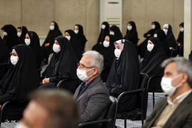 دیدار رهبر معظم انقلاب با پرستاران و خانواده شهدای مدافع سلامت