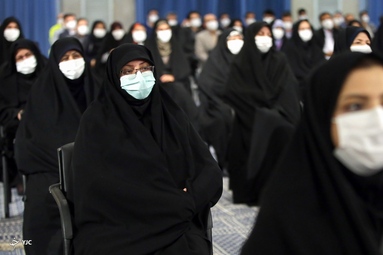 دیدار رهبر معظم انقلاب با پرستاران و خانواده شهدای مدافع سلامت