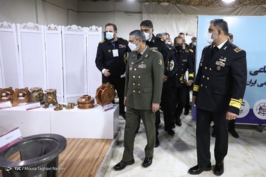 بازدید فرمانده کل ارتش از آخرین دستاوردهای سازمان جهاد خودکفایی نداجا