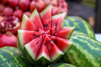 بازار سنتی رشت در آستانه بلندترین شب سال