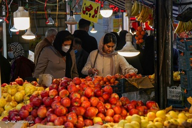 بازار سنتی رشت در آستانه بلندترین شب سال