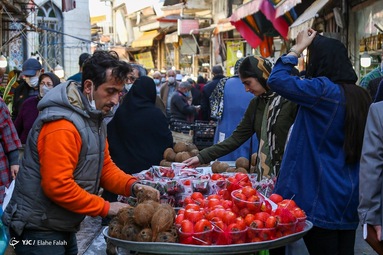 بازار سنتی رشت در آستانه بلندترین شب سال