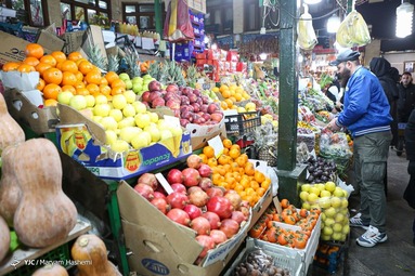 در تکاپوی خرید شب یلدا بازار تجریش