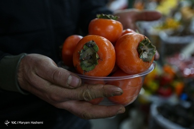 در تکاپوی خرید شب یلدا بازار تجریش