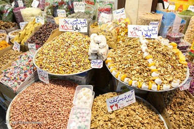 در تکاپوی خرید شب یلدا بازار تجریش