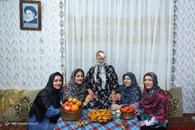 دورهمی شب یلدا در روستا - استان گلستان