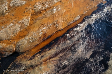 آلودگی در خط انتقال پساب چاه نفت ۳۶۵ مارون