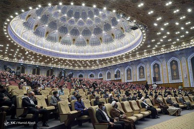 دیدار رئیس جمهور با مردم، نخبگان، علما، خانواده شهدا و ایثارگران استان قم