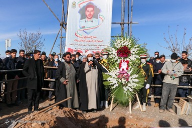 تشییع و خاکسپاری  شهید عرفان بیات جمعی نیروی انتظامی - زنجان