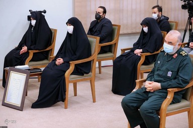 دیدار خانواده شهید سپهبد حاج قاسم سلیمانی با مقام معظم رهبری