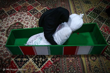 وداع با پیکر شهید سید مرتضی رضا قدیری
