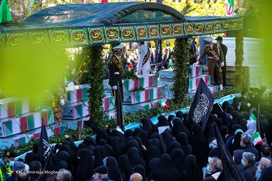 مراسم تشییع پیکر پاک ۱۵۰ شهید دفاع مقدس در سالروز شهادت حضرت فاطمه زهرا (س)  - دانشگاه تهران