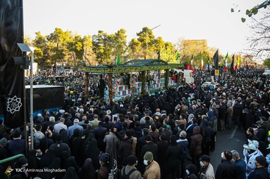 مراسم تشییع پیکر پاک ۱۵۰ شهید دفاع مقدس در سالروز شهادت حضرت فاطمه زهرا (س)  - دانشگاه تهران