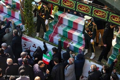 مراسم تشییع پیکر پاک ۱۵۰ شهید دفاع مقدس در سالروز شهادت حضرت فاطمه زهرا (س)  - دانشگاه تهران