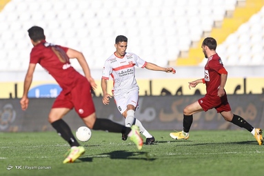 لیگ برتر فوتبال/ پدیده مشهد ۱ - پرسپولیس تهران ۱