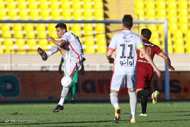 لیگ برتر فوتبال/ پدیده مشهد ۱ - پرسپولیس تهران ۱