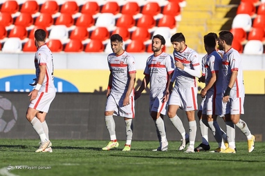 لیگ برتر فوتبال/ پدیده مشهد ۱ - پرسپولیس تهران ۱