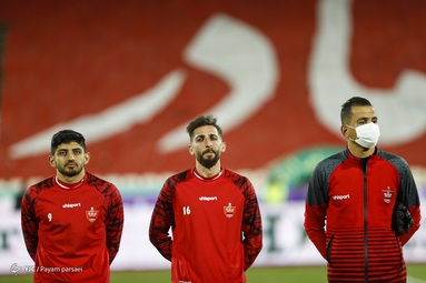 دیدار تیم‌های فوتبال پرسپولیس و فولاد خوزستان