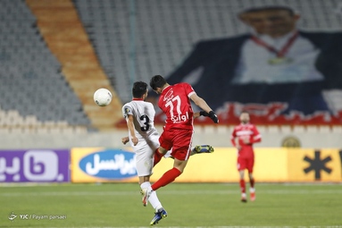 دیدار تیم‌های فوتبال پرسپولیس و فولاد خوزستان