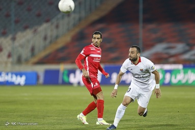 دیدار تیم‌های فوتبال پرسپولیس و فولاد خوزستان