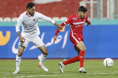 دیدار تیم‌های فوتبال پرسپولیس و فولاد خوزستان
