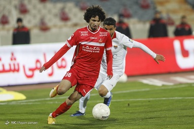 دیدار تیم‌های فوتبال پرسپولیس و فولاد خوزستان
