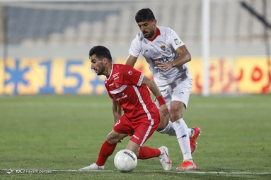 دیدار تیم‌های فوتبال پرسپولیس و فولاد خوزستان