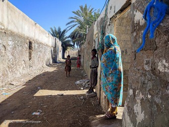 توزیع لوازم خانگی میان مددجویان کمیته امداد مناطق سیل زده استان سیستان و بلوچستان - شهرستان کنارک