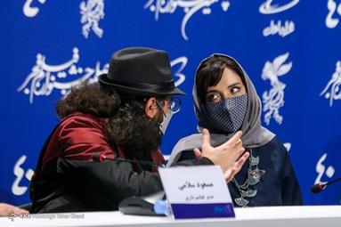 در حاشیه نمایش و نشست خبری فیلم «بی‌مادر» به کارگردانی «سیدمرتضی فاطمی»