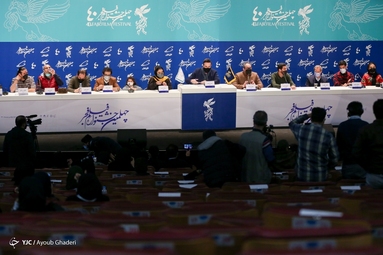 در حاشیه نمایش فیلم «شب طلایی» به کارگردانی «یوسف حاتمی کیا»