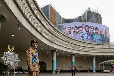 رونمایی از دیوارنگاره میدان حضرت ولی‌عصر (عج) با شعار «لشکر دشمن شکن»