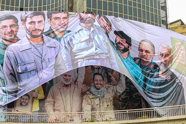 رونمایی از دیوارنگاره میدان حضرت ولی‌عصر (عج) با شعار «لشکر دشمن شکن»