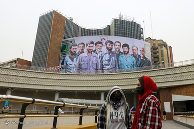 رونمایی از دیوارنگاره میدان حضرت ولی‌عصر (عج) با شعار «لشکر دشمن شکن»