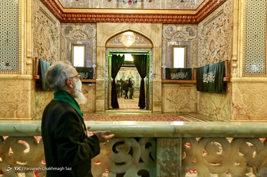 مراسم لاله گردانی شام شهادت حضرت شاهچراغ (ع) - شیراز